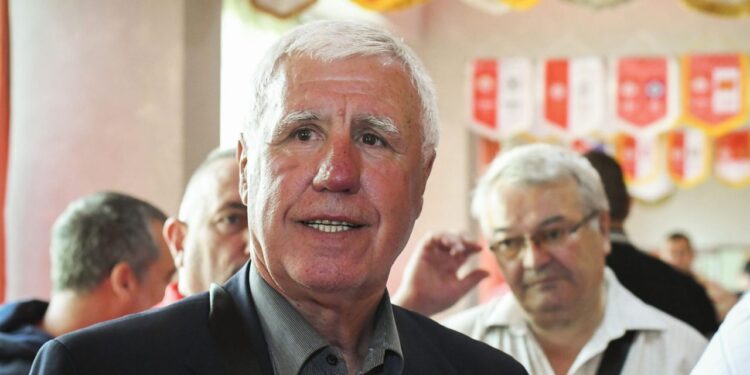 Паро сензационно: Стойне и Лъчо Танев искат да пробутват играчи в ЦСКА и чрез тях да влияят