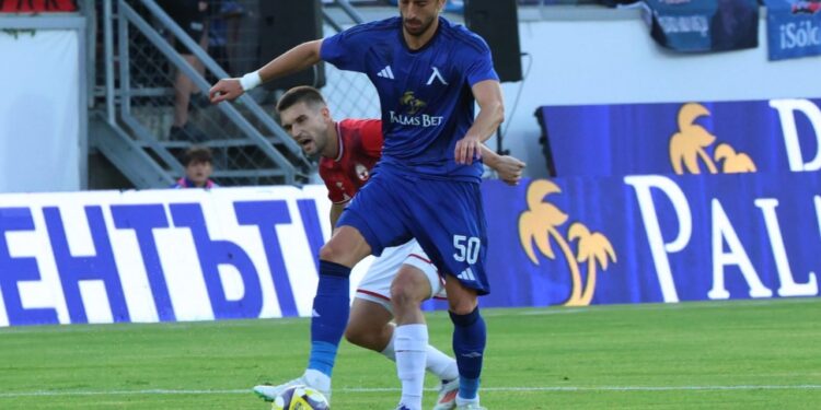 Шокиращ трансферен удар на “Герена”? Ръководството на “Левски” влиза в битка за титлата с неочакван ход – връщане на един от своите юноши. Ще се завърне ли защитникът на “Герена” още тази зима, за да подсили “сините”?