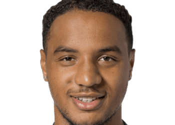 Пред Армстронг предстоят сериозни предизвикателства в кариерата му във футбола