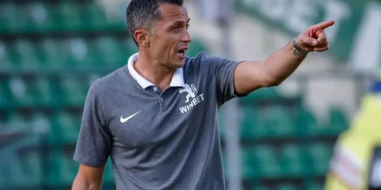 Христо Янев готви промени в схемата на ЦСКА срещу Лудогорец