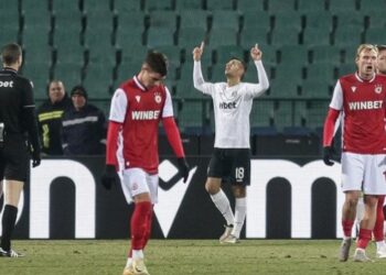 ТРЕНЬОРЪТ НА ЦСКА-СОФИЯ В ШОК: „НАШИЯТ КАПИТАН НЕ РАЗБИРА АБСОЛЮТНО НИЩО ОТ ФУТБОЛ – ТОВА Е УЖАСЯВАЩА ГРЕШКА!”