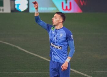 КОНТУЗИЯ ПРИНУЖДАВА СЕРАФИМОВ ДА НАПУСНЕ НАЦИОНАЛНИЯ ОТБОР — Никола Серафимов СЕ ЗАВРЪЩА В СОФИЯ ЗАРАДИ ТРАВМА