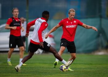 КОНТУЗИЯ ПРИНУЖДАВА СКАРСЕМ ДА НАПУСНЕ НАЦИОНАЛНИЯ ОТБОР: Олаус Скарсем СЕ ЗАВРЪЩА В СОФИЯ ЗАРАДИ ТРАВМА