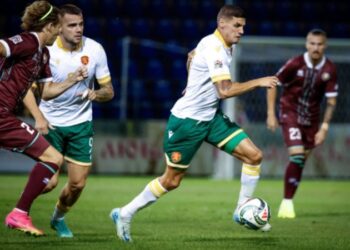 Заглавие: Играчите на ЦСКА, отказали да играят, сега искат да се върнат, но треньорът остава непреклонен