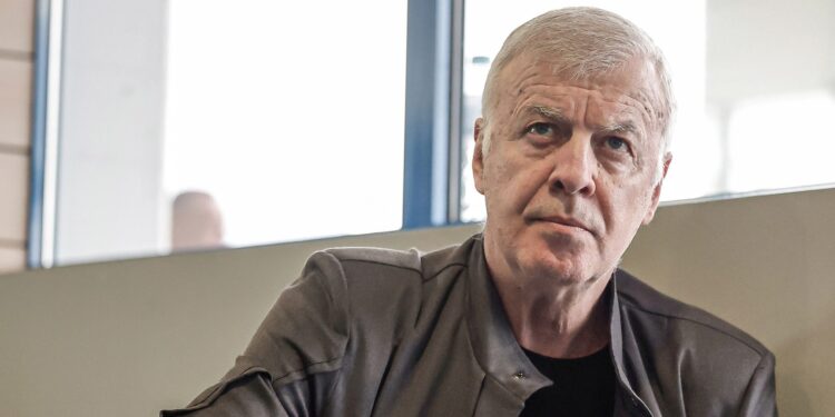 Бетинг компании се натискат за пълен контрол над Левски