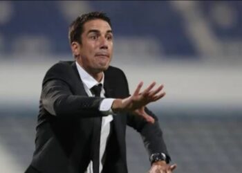 ВЗРИВ В “ГЕРЕНА”: ТРЕНЬОРЪТ НА “ЛЕВСКИ” ЗАПЛАШИ ДА ИЗГОНИ ЗВЕЗДА НА ОТБОРА ЗАРАДИ БЕЗСМИСЛЕН СКАНДАЛ.