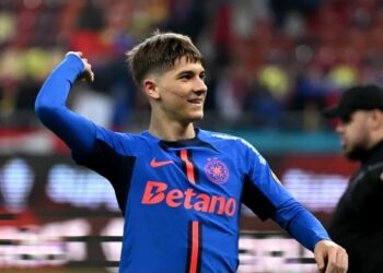 E milionar şi e acționar la Farul, dar în trecut a fost fotbalist la FCSB. Ciprian Marica l-a făcut praf pe Gigi Becali când a auzit ce plan are cu Alex Stoian. Citiți mai multe la….