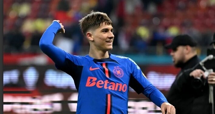 E milionar şi e acționar la Farul, dar în trecut a fost fotbalist la FCSB. Ciprian Marica l-a făcut praf pe Gigi Becali când a auzit ce plan are cu Alex Stoian. Citiți mai multe la….