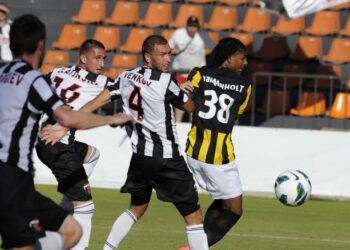 ТРАНСФЕРНА БОМБА: Локомотив Пл. удвоява договорите си с Party Drinks и General Broker..