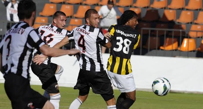 ТРАНСФЕРНА БОМБА: Локомотив Пл. удвоява договорите си с Party Drinks и General Broker..