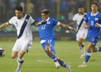 Шок в Левски: Треньорът извади 17-годишно бразилско чудо и заложи на провалил се нападател!