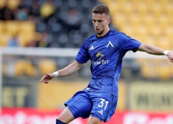 Неочакван обрат: впечатляващ дебют на младия защитник на Сините