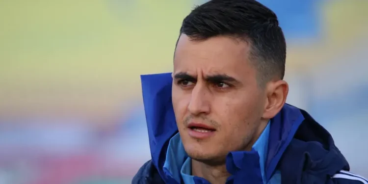 Левски София понася тежък удар, след като халфът прекрати договорите си с клуба с шестима играчи.