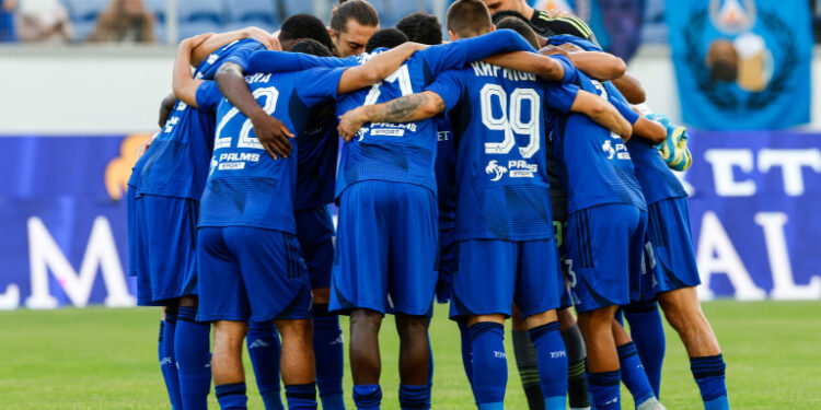 ГОЛЯМ УДАР: Звезда на ЛЕВСКИ счупи историята на българския футбол след 70,5 милиона долара. Поднови 7-годишен договор с…..прочетете още