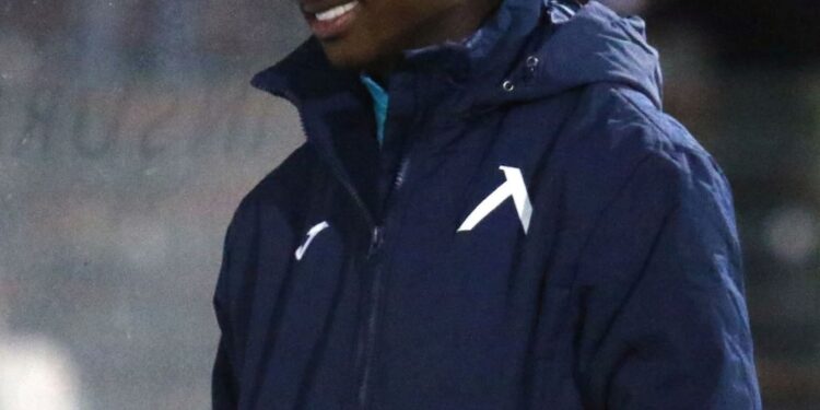 💙 Завръща се легендата! Найджъл Роберта прекрати с Спартак и отново облича синята фланелка, за да довърши недовършената си мисия в Левски! ⚽🔥