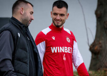 Връзката с Лапеня подсказва, че клубът може или да продаде ключови активи, или да се наложи да ги замени; от гледна точка на феновете това може да бъде както възможност (нов талант), така и риск (разстройване на баланса).