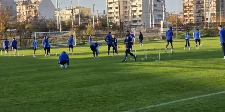 Левски стартира подготовка за мача срещу Септември без двама