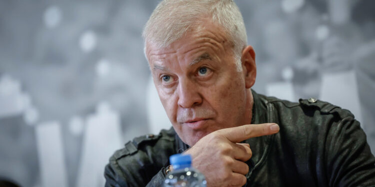 Шефовете на Левски поставиха ултиматум на двама играчи