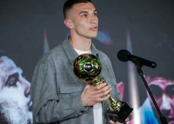 Бившият капитан на Левски шокира футбола – резервният страж на Сантандер обяви изненадващо своето пенсиониране!