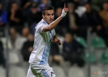 Левски:Бившият клуб на Бурас иска да си го върне обратно