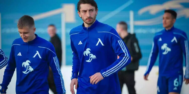 Левски чака решение до Коледа от основните си защитници