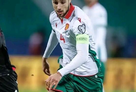 Левски София изненадващо подписа с топ български защитник Илия Груев младши от Лийдс Юнайтед, като клубът му обеща капитанството