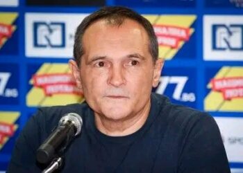 „Милиардерът Васил Божков е готов да поеме Левски София, докато преговорите с настоящите собственици се засилват и се появяват планове за обновяване на стадиона, след като…