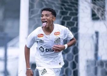 СДЕЛКА СВЪРШЕНА✅ ЦСКА София подписа с 18-годишния Робиньо Жуниор от Сантос след активиране на освобождаващата му клауза от £1.1M. Той имаше опции, 4 други клуба бяха готови да платят същата сума. Янев е успял да вземе своя човек, дългосрочен контракт на Армията 📝💥