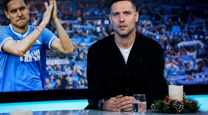 Милиардерът Васил Божков е готов да поеме Левски София, докато преговорите с настоящите собственици се засилват и се появяват планове за обновяване на стадиона, след като…….