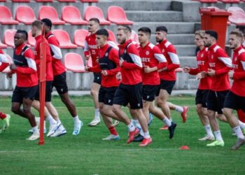 подготвяйки се за предстоящата битка с масивно представяне и обучение