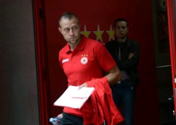 „При резил и срещу Славия – Владо Манчев поема временно ЦСКА, докато червените се разберат с Любо Пенев“