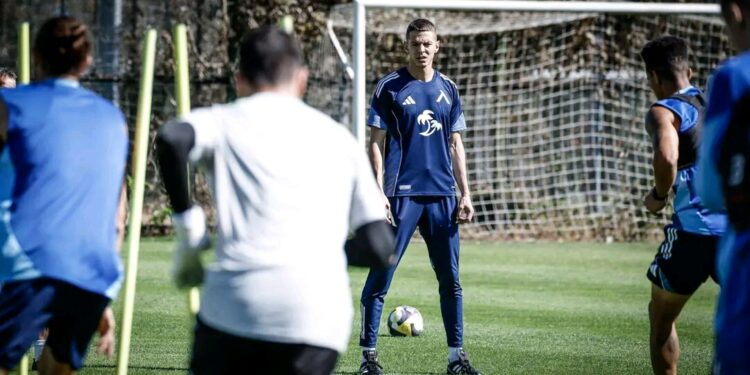 Представителният отбор на ПФК „Левски“ продължава с подготовката си по време на паузата за срещите на националните отбори през месец октомври.