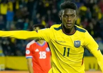 🚨Левски София подписа с еквадорския тийнейджър нападател Алън Обандо с 5-годишен договор и му предостави фланелката с номер 19