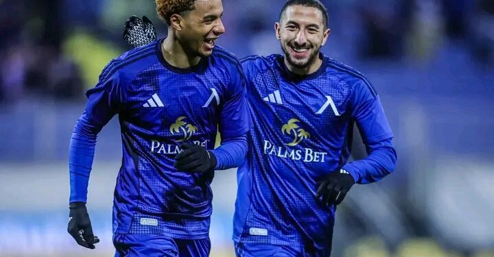 СКАНДАЛНА ДИЛЕМА В ЛЕВСКИ! 🔵⚪️ Всички гледат Око-Флекс, но един от героите на есента е пред изхвърляне! 😱 Макун „взриви“ Герена, но на каква цена? Станислав Генчев е притиснат до стената ще жертва ли лидера на тима заради новата звезда? 🤯⚽️ Планът „Б“ на „сините“ ще ви шокира! 👇 👉 ВИЖТЕ КОЙ ОТИВА НА ПЕЙКАТА ТУК: