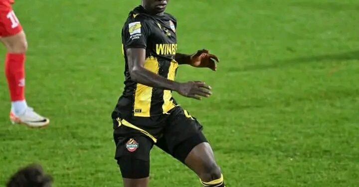 🟡⚫Абрахам Оджо, млад нигерийски дефанзивен халф, все още играе изключително добре за Ботев Първа лига. Той напуска Ботев заради….