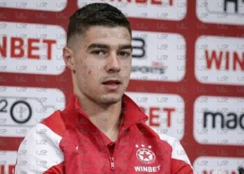 ЦСКА София удължи договора на Станислав Шопов за следващите 6 сезона, тъй като в момента той е най-високоплатеният играч в клуба.