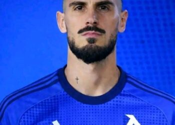 🚨 ЕКСКЛУЗИВНО: Левски прибира Титан от 190 см! 🚨 Марко Дуганджич, хърватин с опит в Южна Корея, е почти факт в @pfclevskiofficial! ⚽💥 Ще успее ли той да върне “сините” на върха и да реши головата криза? 😱 Не пропускайте детайлите! 👉 Четете пълната статия тук!