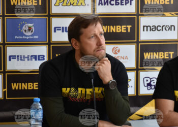 Жълта вълна на хоризонта: Ботев се отправя към Прага, за да привлече национално бижу за милиони, подхранвайки надеждите за титла!