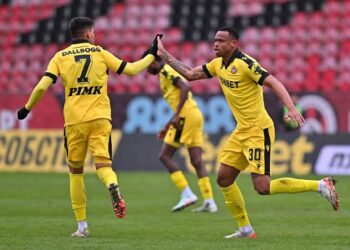 СПРЕТЕ да скролвате! 🚨 Ботев Пулвдив не просто победи Беласица Петрич, те ги СМАЧКАХА! 🔥 Това не беше мач, а ПРЕДУПРЕЖДЕНИЕ към лигата. Неудържим ли е Ботев? 👀 Вижте какво наистина се случи на терена! 🟡⚫