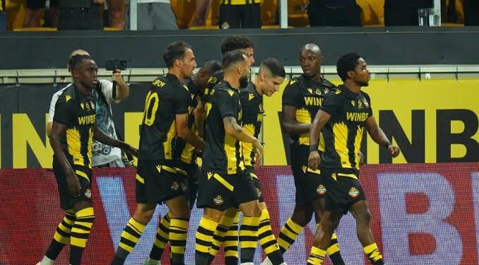 🔥 Ботев ЩЕ ИЗГОРИ! Над 10 000 нахлуват в „жълтите“ за дербито, което може да обърне сезона с главата надолу! 💥 Ботев пловдив излиза за битка на живот и смърт на стадион „Георги Аспарухов“, а напрежението вече разкъсва нервите на целия град! Това не е просто мач, това е чест, гордост и война за столицата! 🟡⚔️ Ще има ли нов герой? Ще падне ли крепостта? Кликнете и прочетете всичко преди първия съдийски сигнал! 👀🔥.