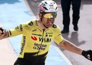 José De Cauwer doet een zeer gewaagde uitspraak over de overwinning van Wout van Aert.