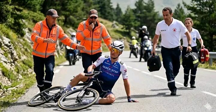 🚨 SCHOKNIEUWS: Slechts twaalf uur na het verschrikkelijke ongeluk tijdens de trainingssessie heeft het team van Mathieu van der Poel de stilte doorbroken met een schokkende verklaring die heel België op zijn grondvesten doet daveren! Het vervormde gezicht en de tranen van de kampioen spraken boekdelen. Maar de echte klap kwam van de hoofddokter met tien fatale woorden: “Zijn carrière is niet meer te redden…” Het duistere geheim rond de ware oorzaak van het ongeval komt langzaam naar boven en zaait paniek in het team! 👇👇