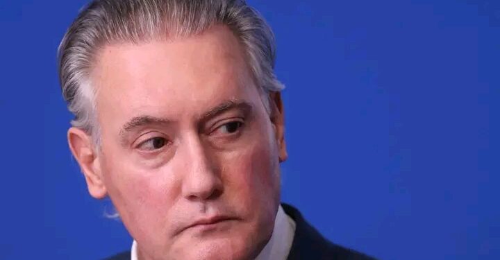 Собственикът на Лудогорец Кирил Домусчиев похарчи 3 милиона лева в смел ход, целящ да измести Левски от върха на класирането. Битката за титлата се разгорещява, нервите са на ръба и нищо вече не е сигурно. Този сезон се превръща в истинска война за короната на българския футбол. 👉 Прочетете пълната история тук: