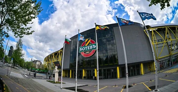 ПФК 🟡⚫Ботев Пловдив постигна безпрецедентно обединение в българския футбол. Най-старият футболен клуб в България обедини клубовете от Първа лига около обща позиция, свързана с телевизионните права и финансовата подкрепа на българския футбол….Вижте защо 👇