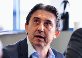 Папазки разкрива тайна сделка с участието на Боримиров, която вече породи скептицизъм сред феновете… #ЦСКА #футбол #Левски ПРОЧЕТЕТЕ ПОВЕЧЕ: