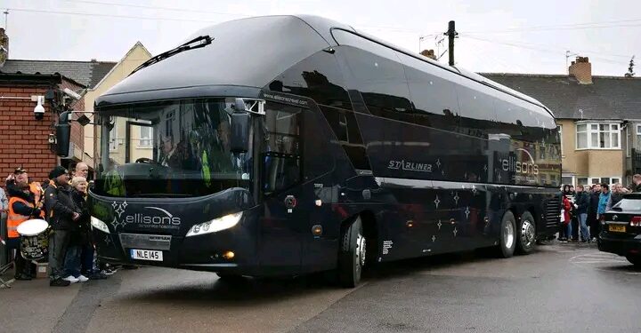 Un ancien capitaine de l’AS Monaco a offert un bus d’une valeur de 2 millions d’euros au club en signe de gratitude.