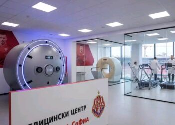 🔴 Голяма новина от ЦСКА: Най-модерният медицински център в страната вече е факт! 🏥⚽ Докато стадионът придобива своя окончателен вид, „армейците“ представиха съоръжение от световна класа! От най-съвременна диагностика до специализирана криокамера (-110°C) за бързо възстановяване – ЦСКА вече работи по европейски стандарти. 🔝 🚀 Вижте какво включва центърът и защо той променя правилата на играта в България: 👉