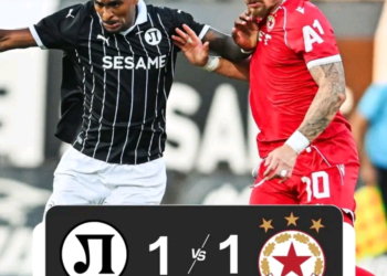 ⚪️⚫️🆚🔴 Локомотив Пловдив и ЦСКА завършиха 1:1 в мач от 10-ия кръг на efbet Лига. Парвиз Умарбаев откри за „смърфовете“, а Йоанис Питас изравни за „червените“. 🤝 ⚽️ Равенството спря победната серия на ЦСКА, който остава втори с 24 точки, на една зад лидера Левски. #цска #локомотивпловдив #efbetлига #бгфутбол #армейци 📸 StartPhoto