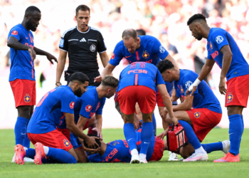 Moment de alarmă la FCSB: Alexandru Stoian se prăbușește după golul său.