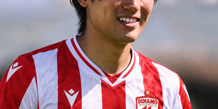 ȘTIRE DE ULTIMĂ ORĂ: Nuno Campos a cerut transferul lui Clayton Nakamura la Dinamo București – un mijlocaș neobosit din prima ligă japoneză – incluzându-l pe acesta printre principalele ținte ale clubului.